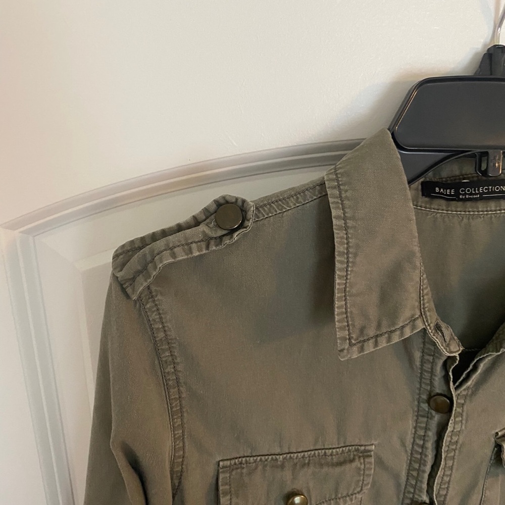 Olive Green Cargo Button-Down Long Sleeve Shirt - Picture 4 of 6